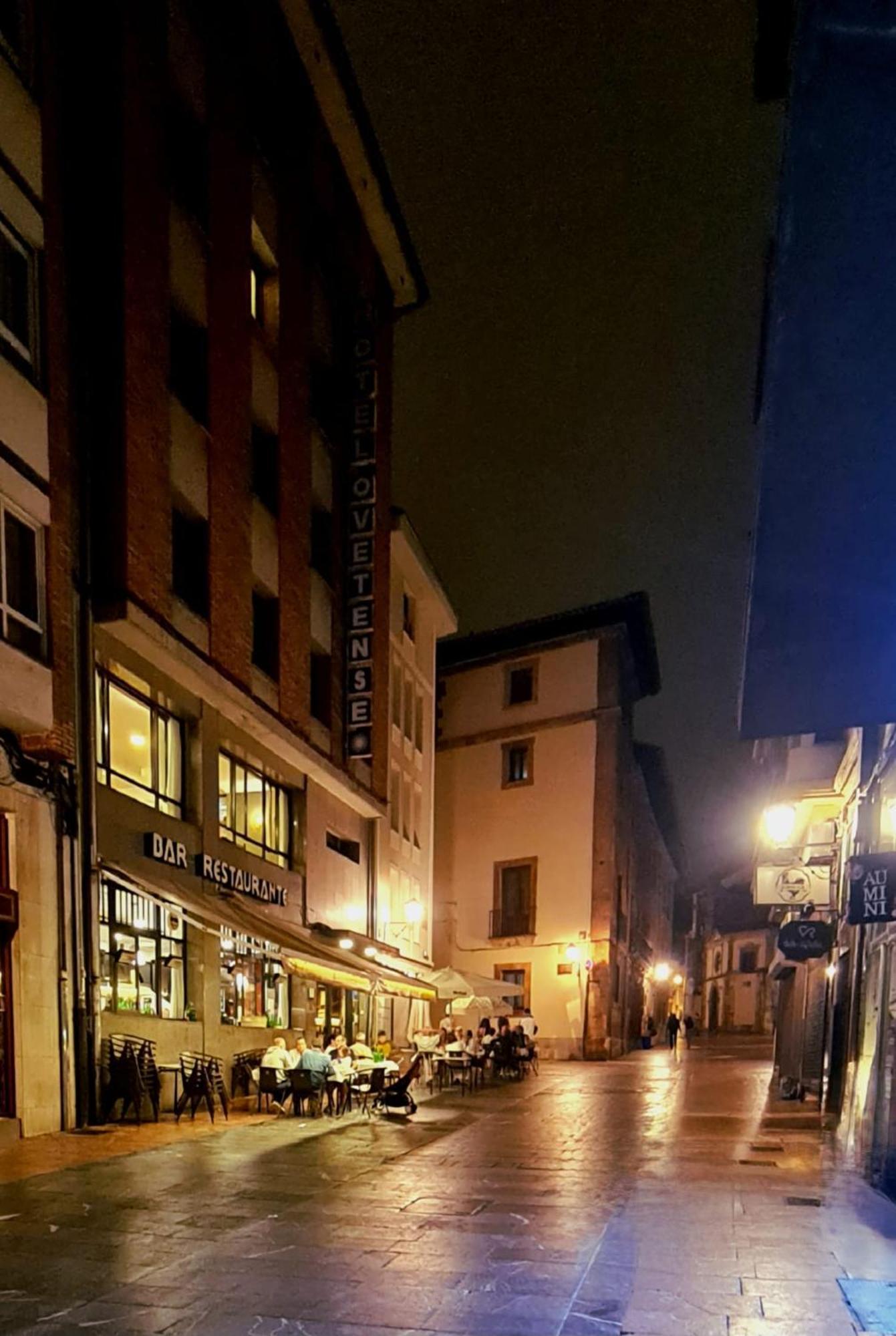 Apartamento Atico De Diseno En El Centro Oviedo Exterior foto